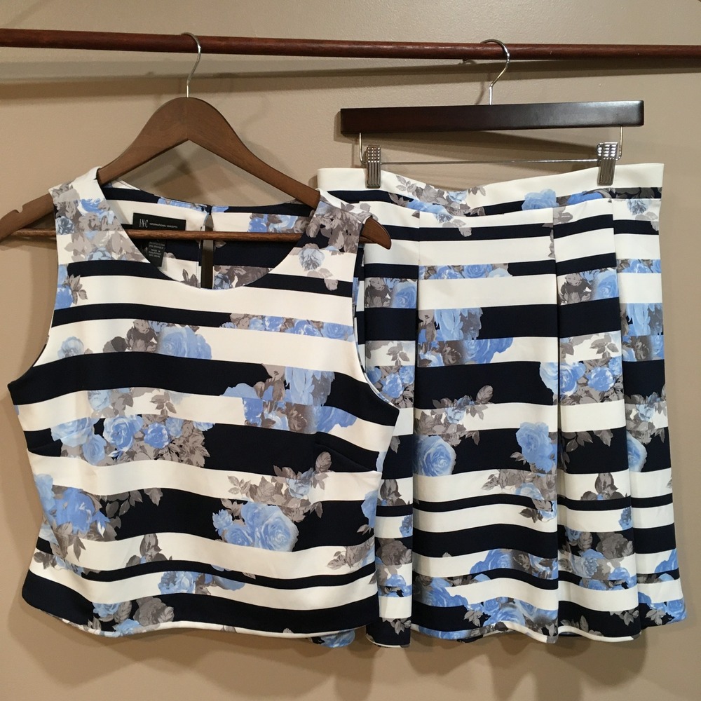 INC Euro Summer Floral Stripe Co Ord Set Crop Top Skirt Sz L Blue White Coastal